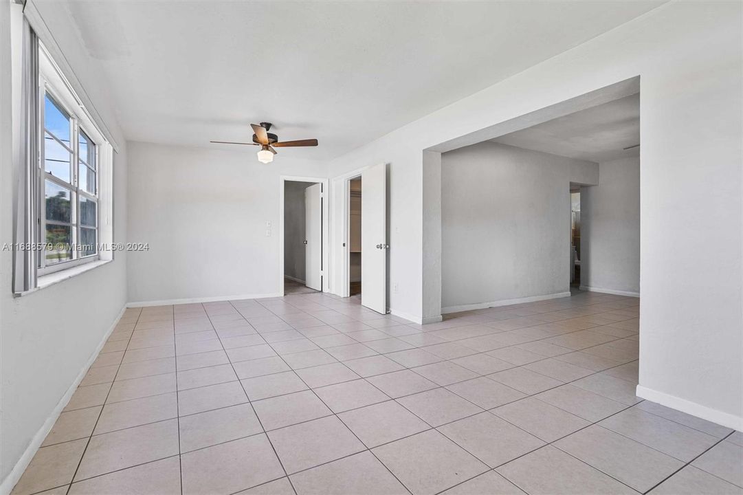 For Sale: $530,000 (4 beds, 2 baths, 1365 Square Feet)