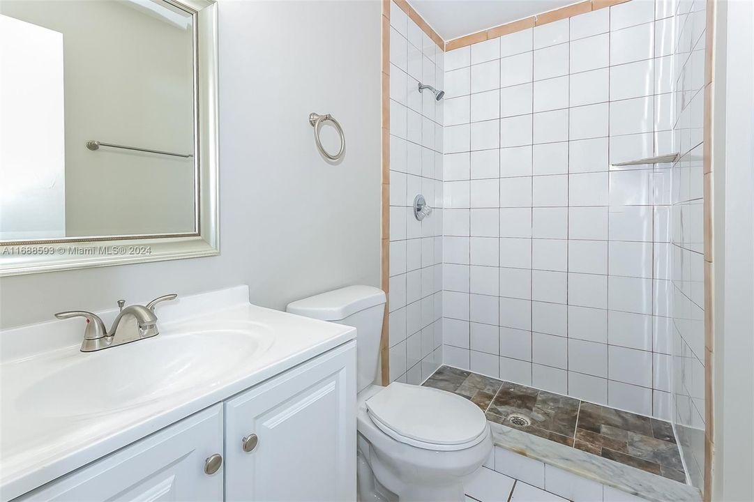 For Rent: $2,840 (3 beds, 2 baths, 1215 Square Feet)