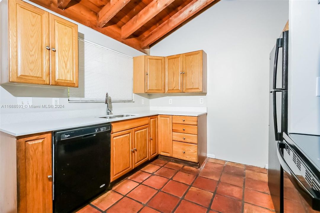 For Rent: $2,840 (3 beds, 2 baths, 1215 Square Feet)