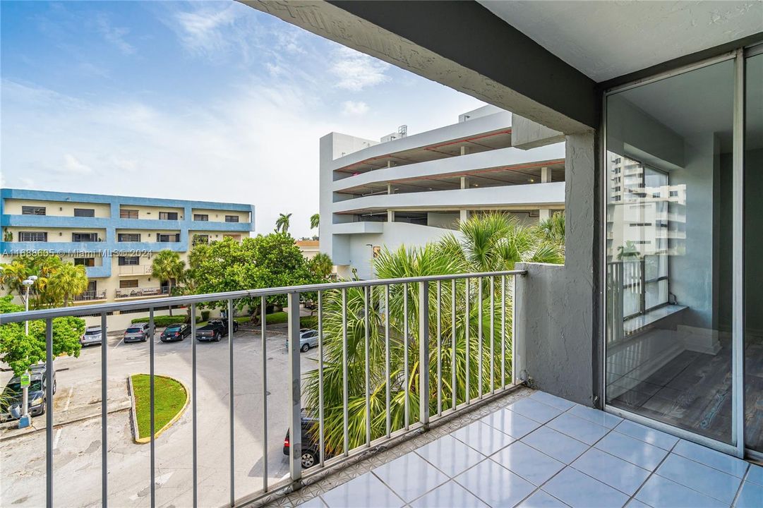 double entrance to the balcony