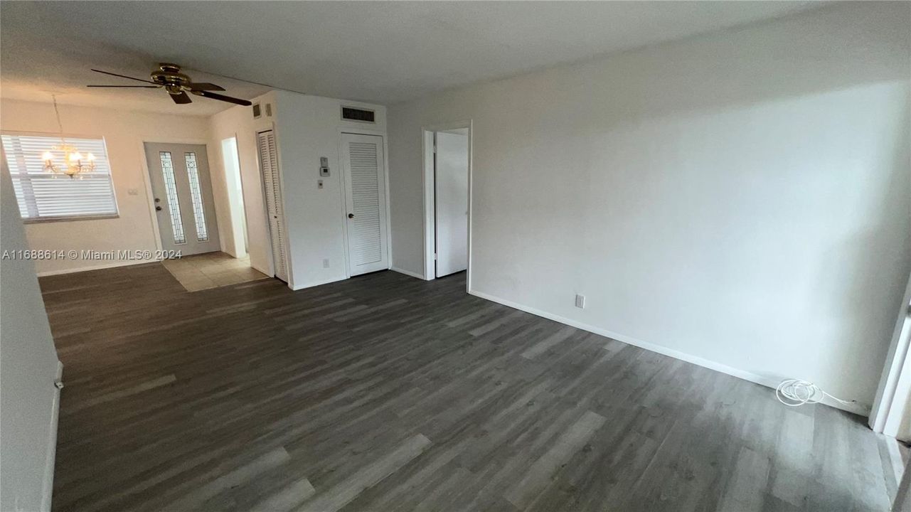 For Rent: $1,650 (2 beds, 2 baths, 950 Square Feet)