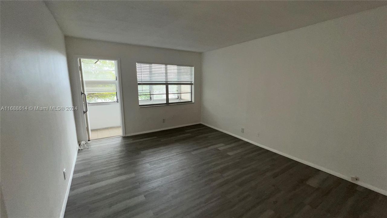 For Rent: $1,650 (2 beds, 2 baths, 950 Square Feet)