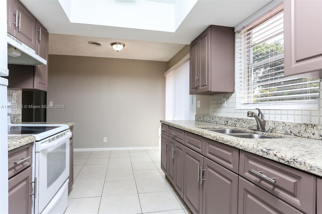 For Rent: $2,640 (4 beds, 2 baths, 1225 Square Feet)