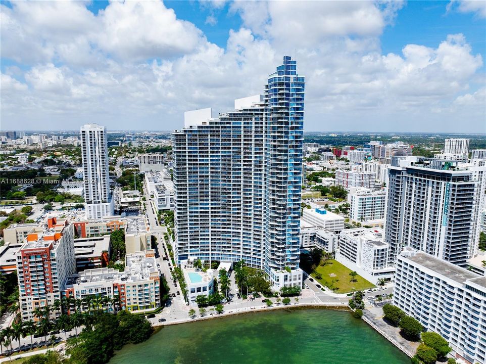 For Sale: $1,550,000 (2 beds, 2 baths, 1588 Square Feet)