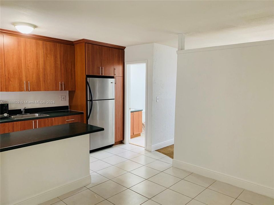 For Rent: $1,675 (1 beds, 1 baths, 412 Square Feet)