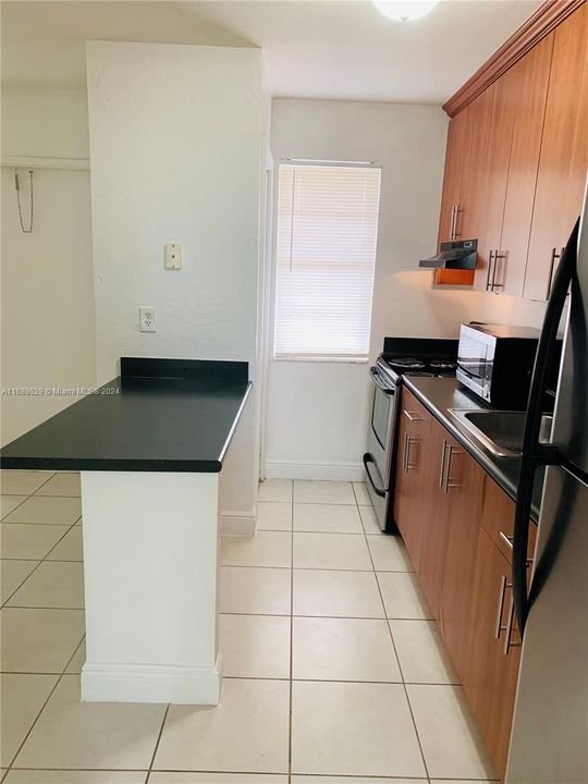 For Rent: $1,675 (1 beds, 1 baths, 412 Square Feet)