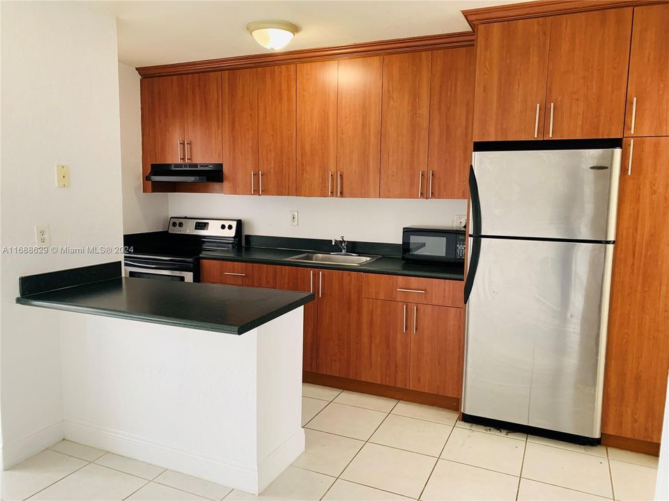 For Rent: $1,675 (1 beds, 1 baths, 412 Square Feet)