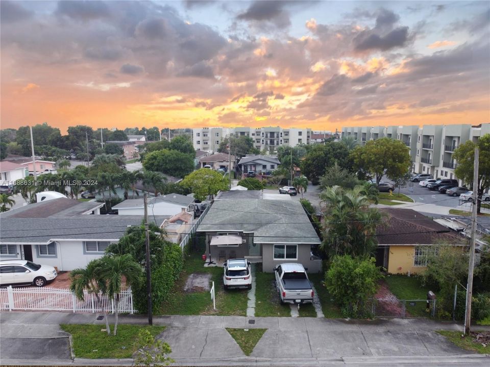 For Sale: $630,000 (5 beds, 2 baths, 1766 Square Feet)