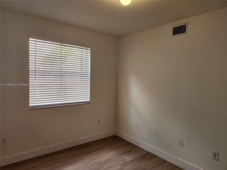 For Rent: $2,900 (3 beds, 2 baths, 1271 Square Feet)