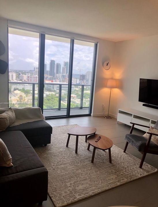 For Rent: $3,100 (1 beds, 1 baths, 754 Square Feet)