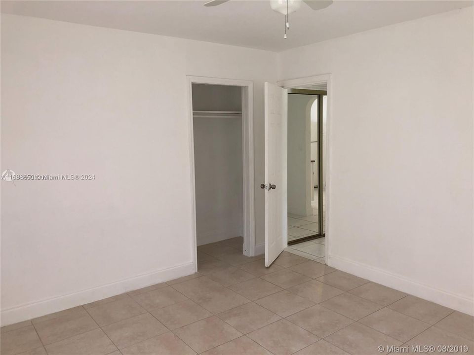 For Rent: $1,850 (2 beds, 1 baths, 1200 Square Feet)