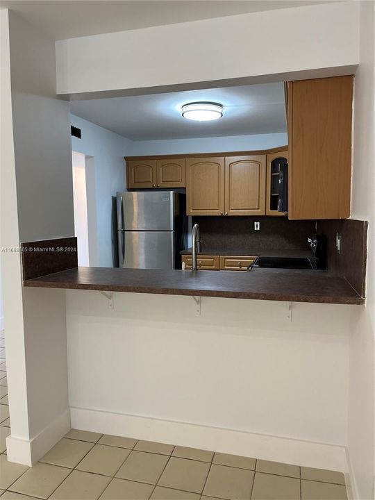 For Rent: $2,150 (2 beds, 1 baths, 1040 Square Feet)