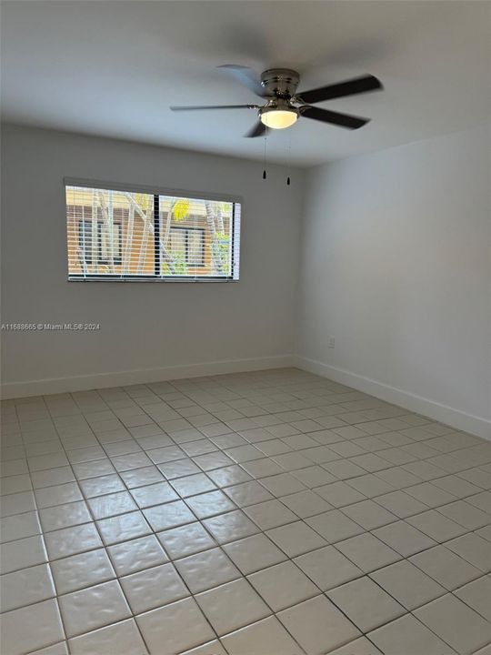 For Rent: $2,150 (2 beds, 1 baths, 1040 Square Feet)