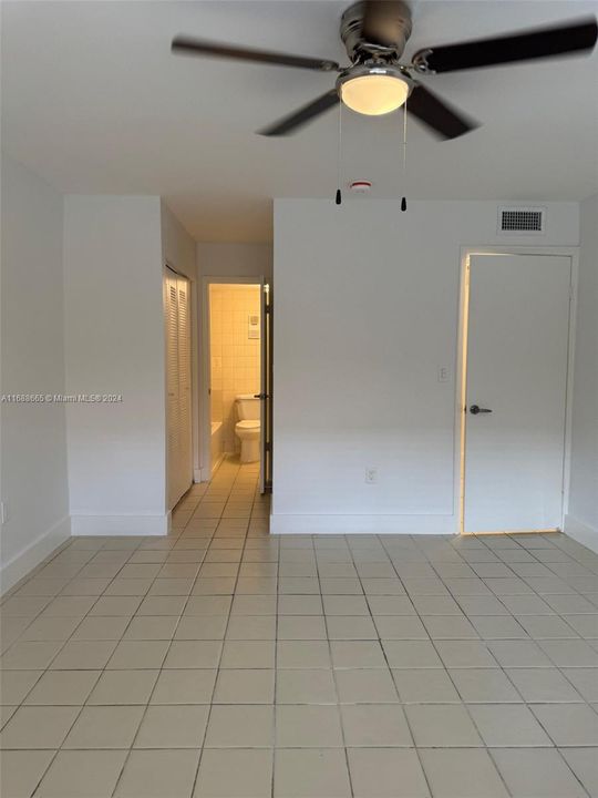 For Rent: $2,150 (2 beds, 1 baths, 1040 Square Feet)