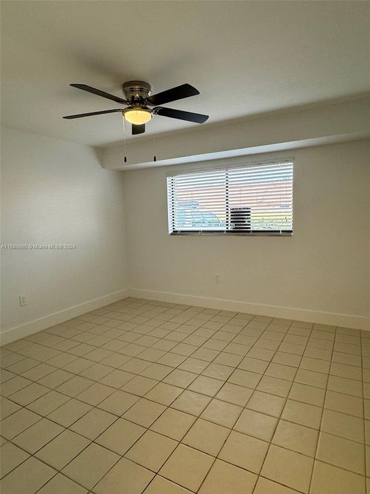 For Rent: $2,150 (2 beds, 1 baths, 1040 Square Feet)