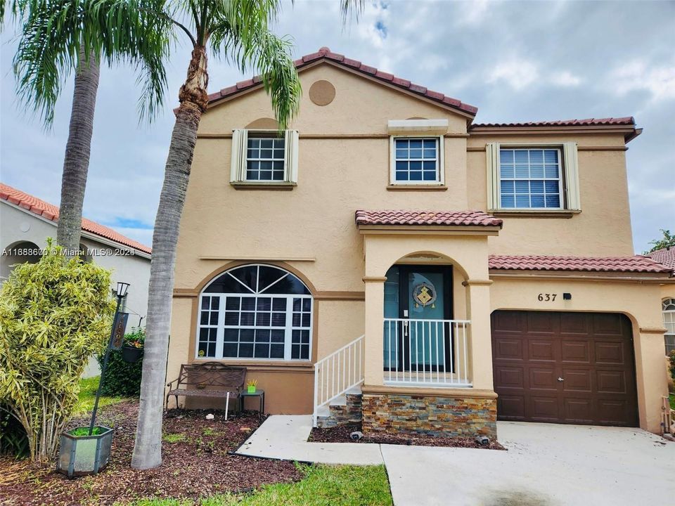 For Sale: $650,000 (3 beds, 2 baths, 1709 Square Feet)