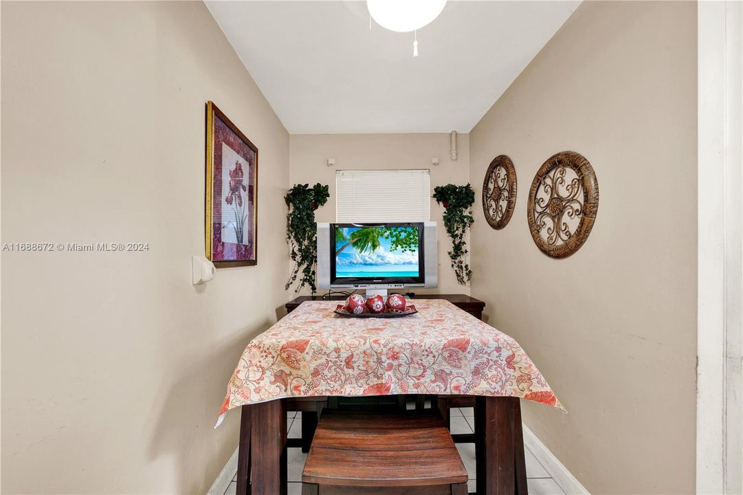 breakfast nook room