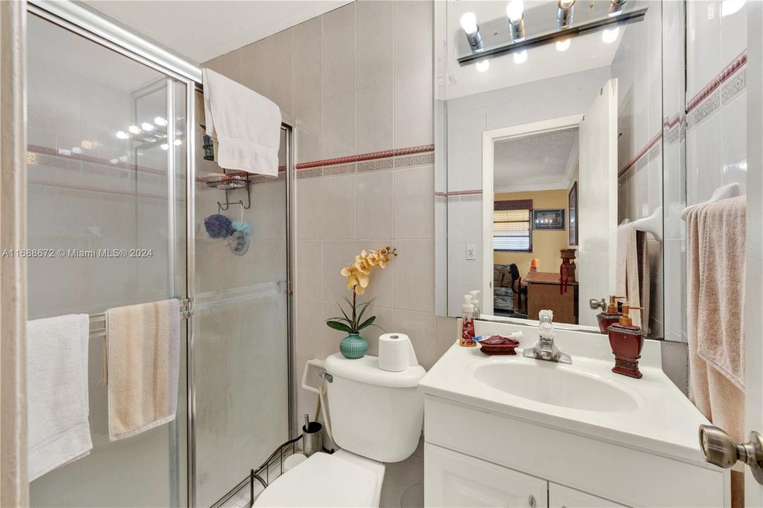 2nd bathroom inside a secondary master bedroom