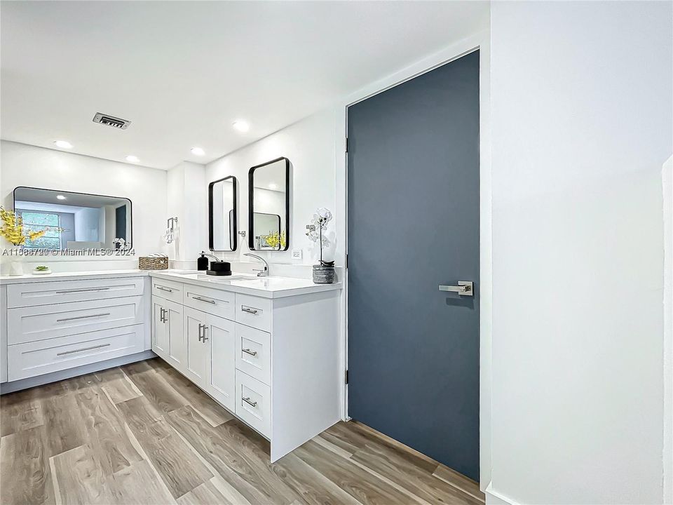 For Sale: $399,000 (3 beds, 2 baths, 1620 Square Feet)