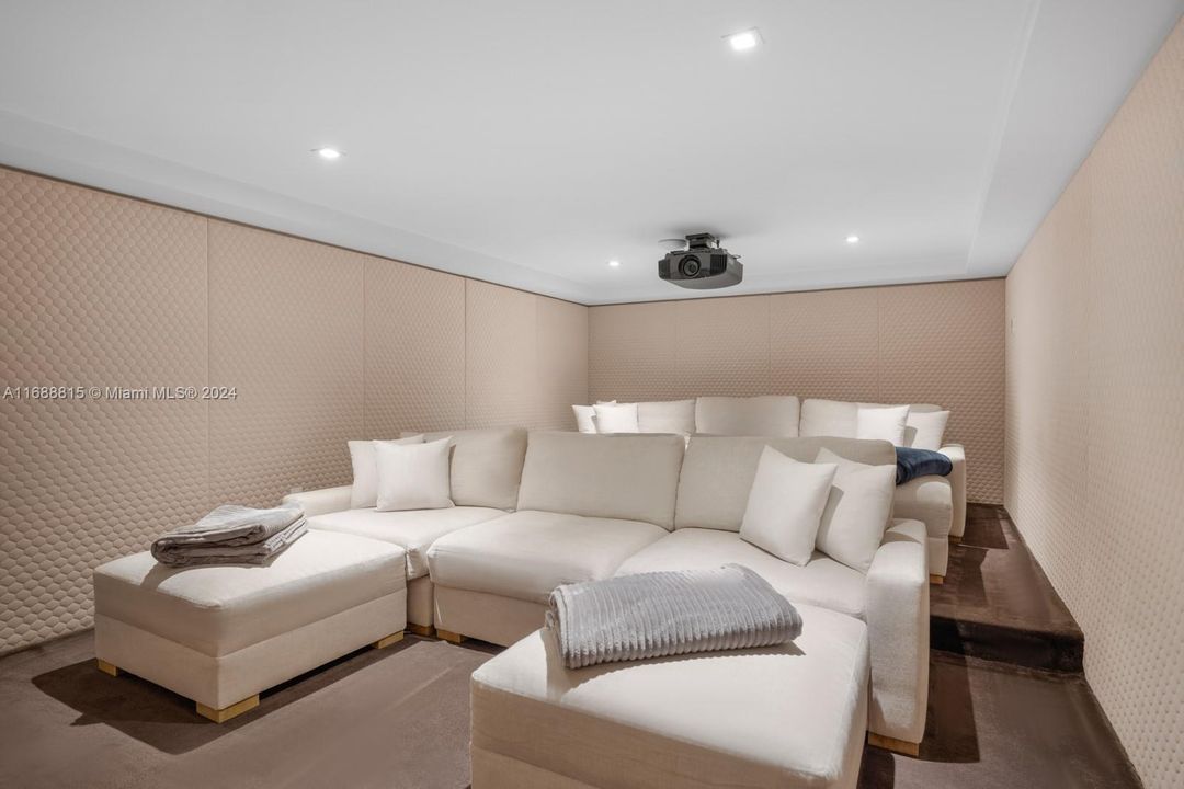 En Renta: $475,000 (6 camas, 7 baños, 10777 Pies cuadrados)