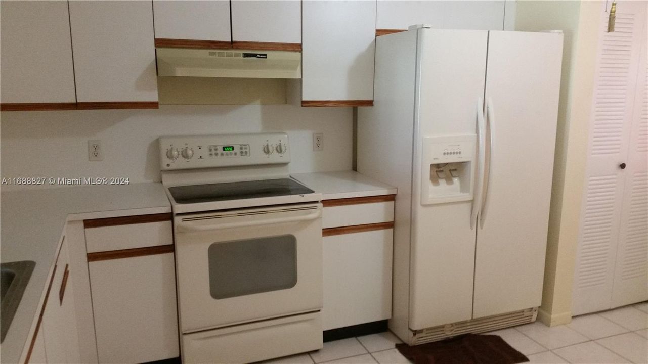 For Rent: $1,850 (2 beds, 1 baths, 1020 Square Feet)