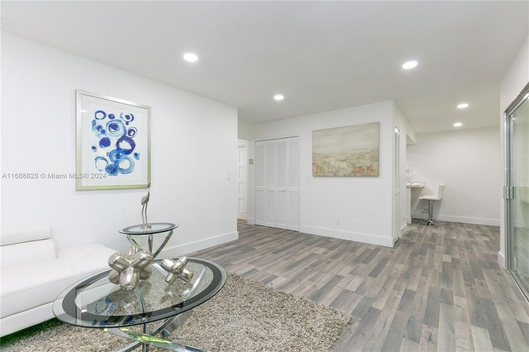 For Sale: $495,000 (3 beds, 2 baths, 1317 Square Feet)