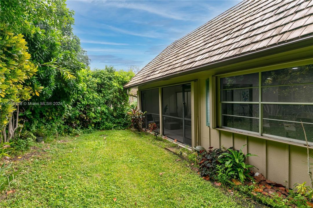 For Sale: $495,000 (3 beds, 2 baths, 1317 Square Feet)