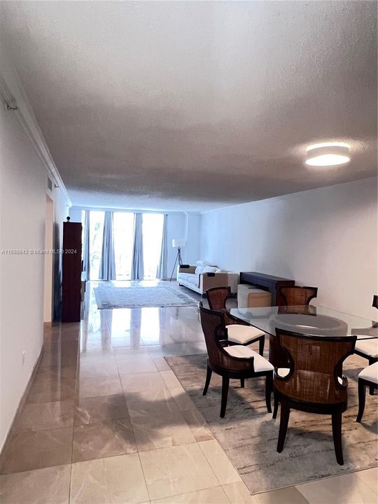 En Venta: $795,000 (2 camas, 2 baños, 1570 Pies cuadrados)