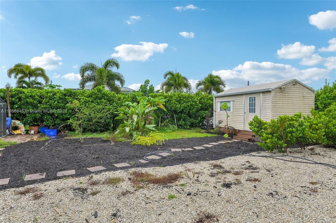 For Sale: $499,900 (3 beds, 2 baths, 1785 Square Feet)