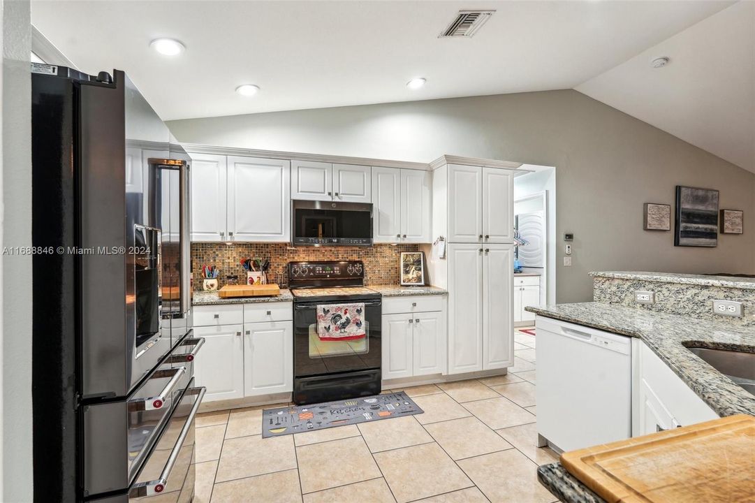 For Sale: $499,900 (3 beds, 2 baths, 1785 Square Feet)