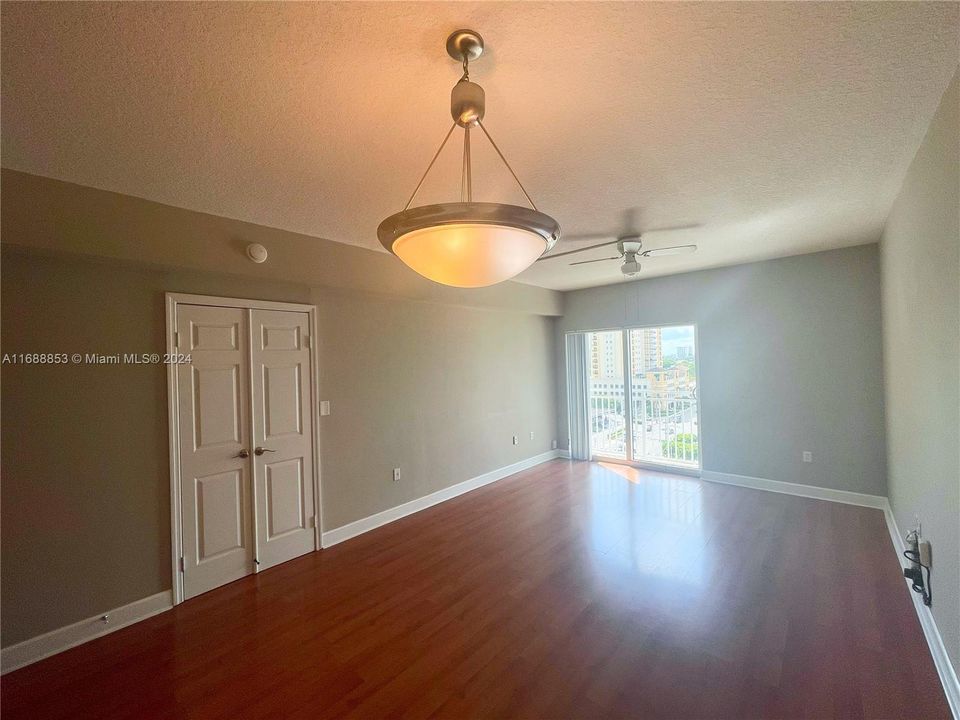 For Rent: $3,100 (2 beds, 2 baths, 1052 Square Feet)