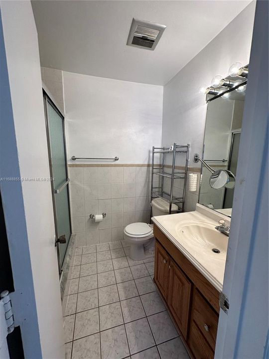 For Sale: $1,700 (2 beds, 1 baths, 860 Square Feet)