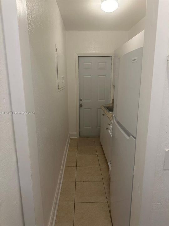 For Rent: $1,500 (0 beds, 1 baths, 2810 Square Feet)