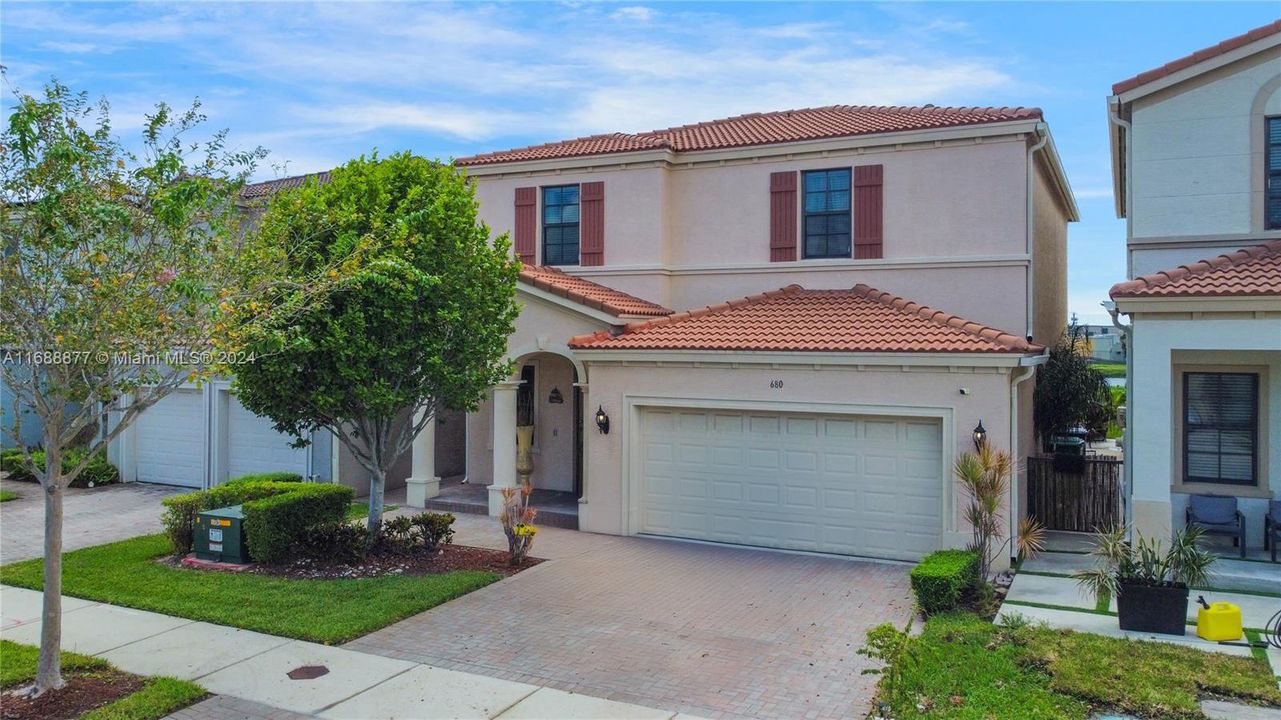 For Sale: $849,990 (4 beds, 2 baths, 2524 Square Feet)