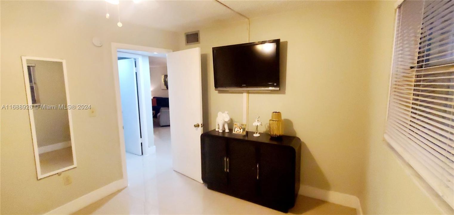 En Venta: $165,000 (2 camas, 2 baños, 850 Pies cuadrados)