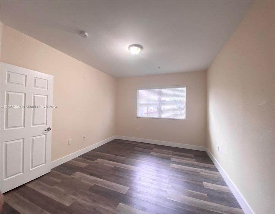 For Rent: $3,100 (3 beds, 2 baths, 1227 Square Feet)