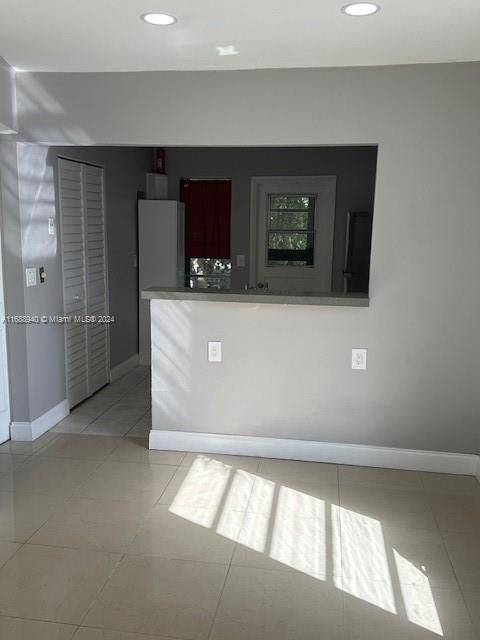 For Rent: $2,100 (2 beds, 1 baths, 1000 Square Feet)