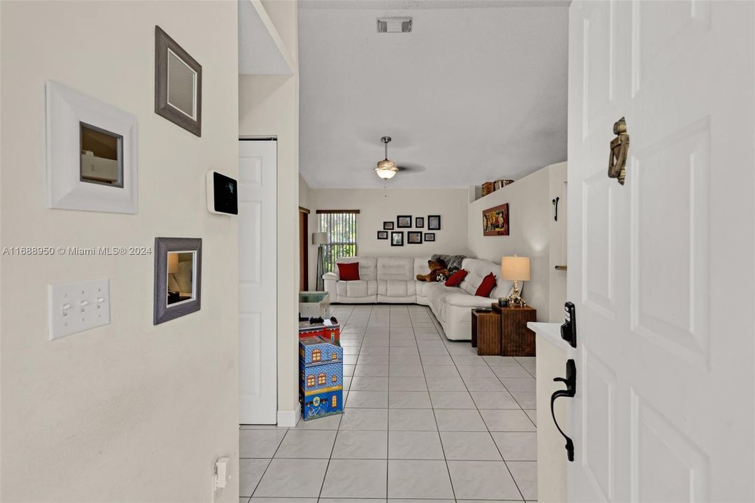 For Sale: $550,000 (3 beds, 2 baths, 1480 Square Feet)