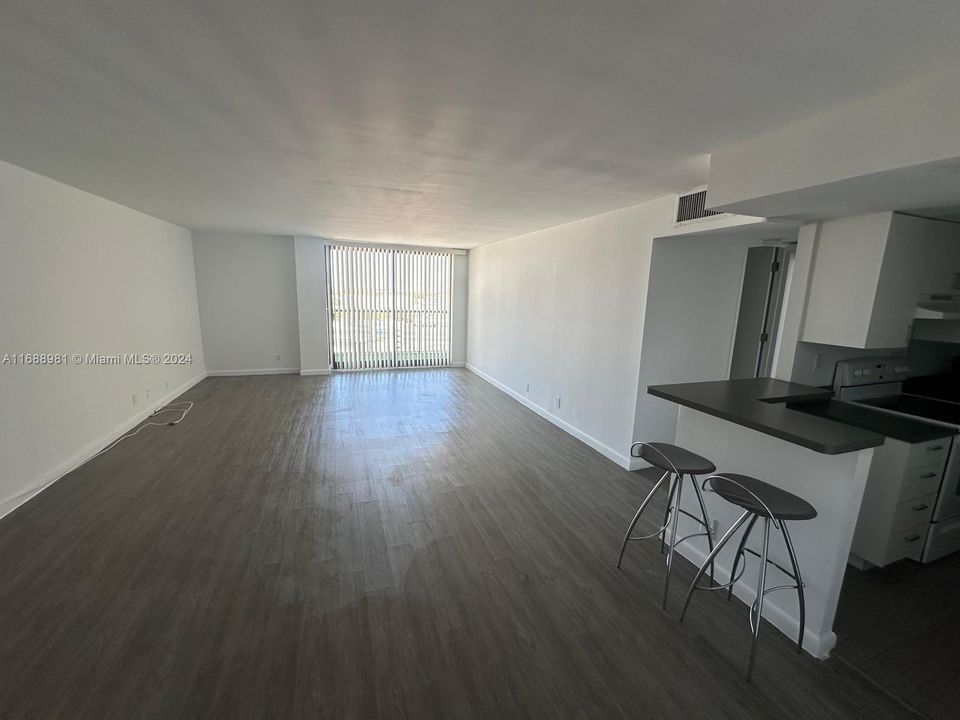 En Venta: $440,000 (1 camas, 1 baños, 917 Pies cuadrados)