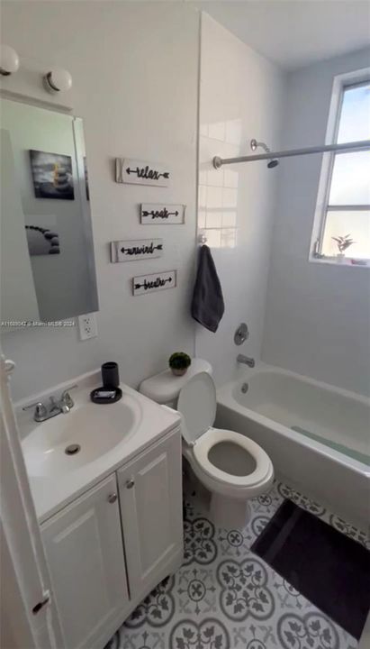 Unit #6 Bathroom