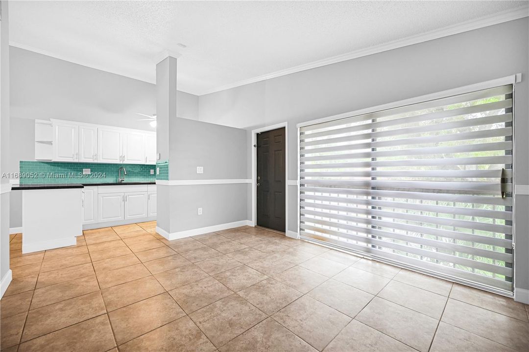 For Sale: $315,000 (2 beds, 2 baths, 760 Square Feet)