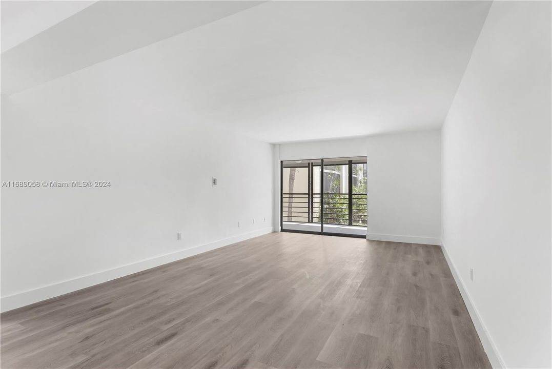 For Sale: $280,000 (2 beds, 2 baths, 1237 Square Feet)