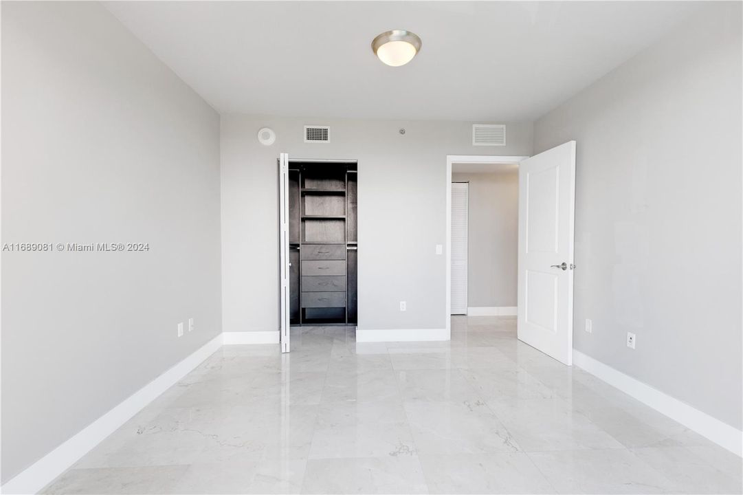 For Sale: $405,000 (3 beds, 2 baths, 1271 Square Feet)