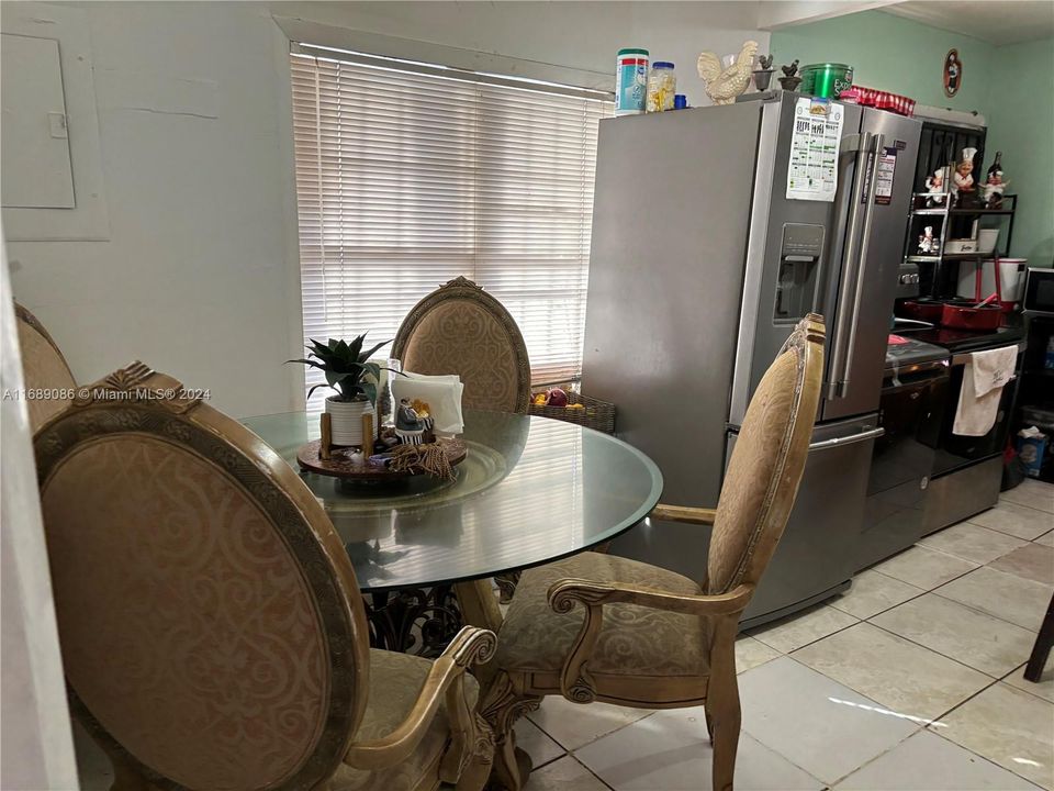 En Venta: $382,500 (3 camas, 2 baños, 1054 Pies cuadrados)