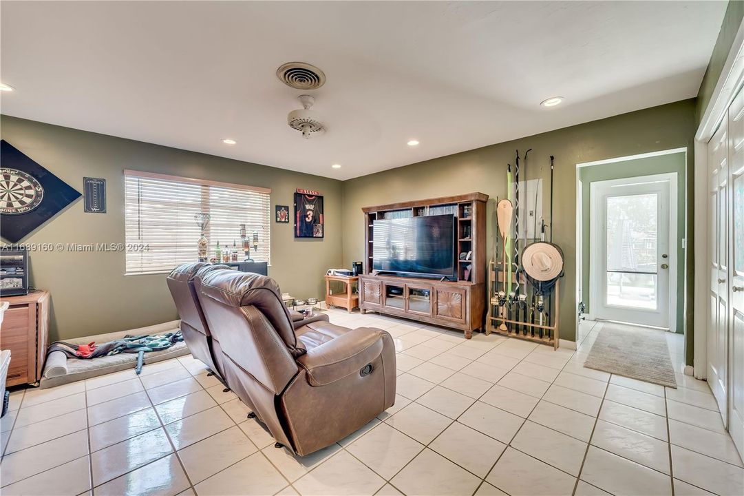 For Sale: $760,000 (4 beds, 3 baths, 2358 Square Feet)