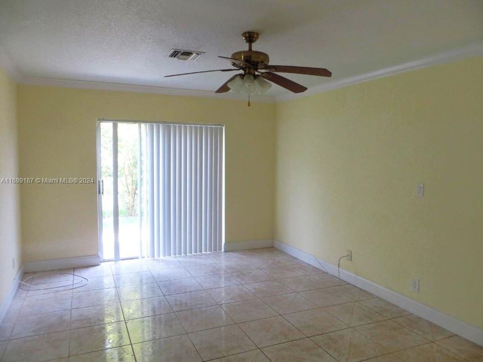 For Rent: $2,995 (3 beds, 2 baths, 1222 Square Feet)