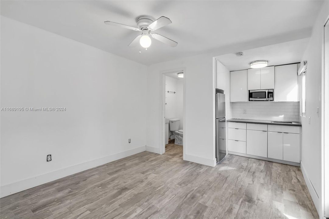 For Sale: $650,000 (2 beds, 1 baths, 1197 Square Feet)