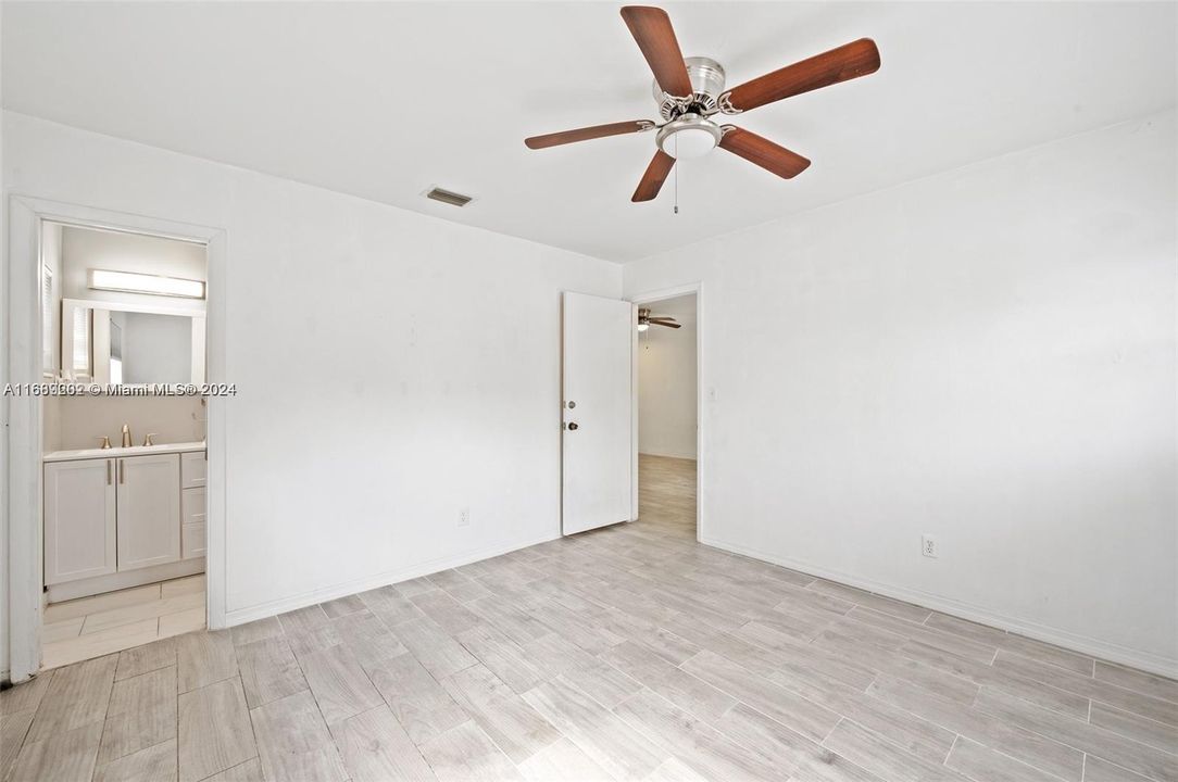 For Rent: $2,300 (2 beds, 2 baths, 2402 Square Feet)