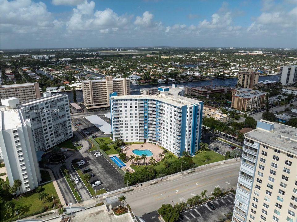 For Sale: $510,000 (2 beds, 2 baths, 1200 Square Feet)