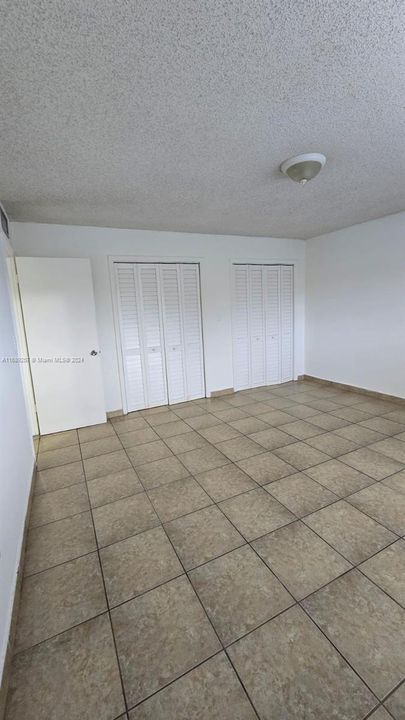 For Rent: $1,700 (1 beds, 1 baths, 700 Square Feet)